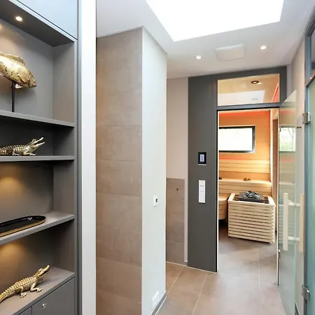 Schmidt - Strandhaus Direkt Am Mit Sauna, Sport Und Duenengarten Iv * Rostock