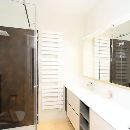 Schmidt - Strandhaus Direkt Am Mit Sauna, Sport Und Duenengarten Iv * Rostock